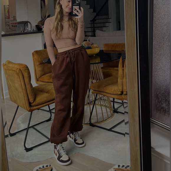 Meet your Posher, Cam - Picture 3 of 10